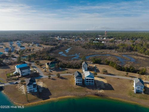 607 Cannonsgate Dr, Newport, NC, 28570-4542 | Card Image