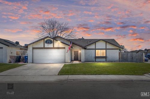 2213 Faith Ave, Bakersfield, CA, 93304-7228 | Card Image