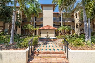 1227 - 2400 Feather Sound Drive, Condo with 3 bedrooms, 2 bathrooms and null parking in Clearwater FL | Image 1