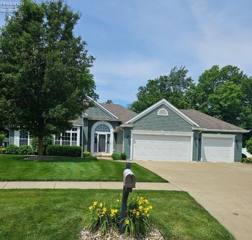 18 Old Orchard Loop, Norwalk, OH, 44857-9545 | Card Image