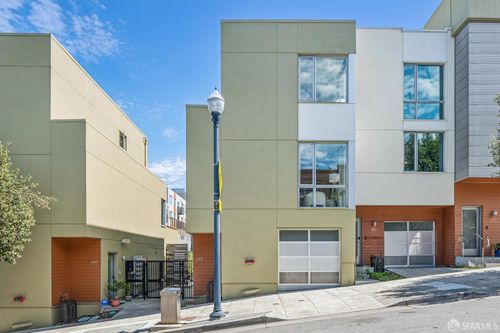 253 Friedell St, San Francisco, CA, 94124-2952 | Card Image