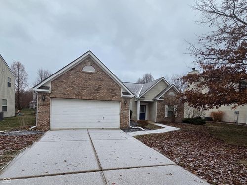 6475 Glenwood Trce, Zionsville, IN, 46077-9178 | Card Image