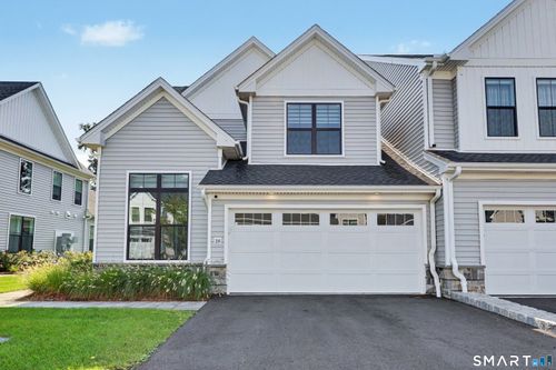 18-18 Hillcrest Dr, Woodbridge, CT, 06525-2269 | Card Image