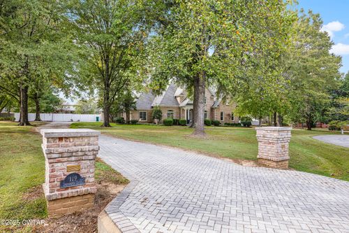119 Stonehenge Dr, Jackson, TN, 38305-8553 | Card Image