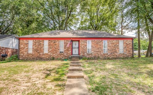 5627 Tulip Tree Dr, Memphis, TN, 38115-4947 | Card Image