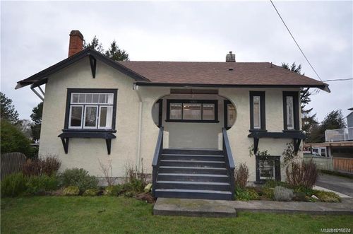 1640 Earle St, Victoria, BC, V8S1N5 | Card Image