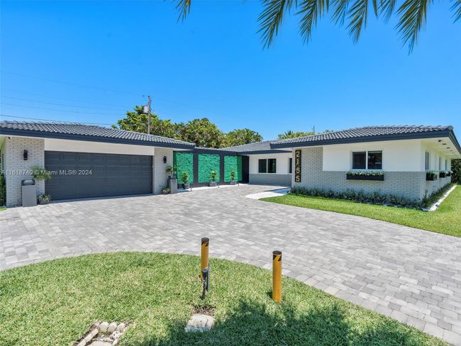 2155 Ne 122nd Rd, House other with 3 bedrooms, 2 bathrooms and null parking in North Miami FL | Image 2