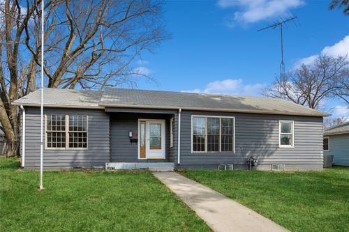 415 College Hill Ave, Oskaloosa, IA, 52577-1720 | Card Image