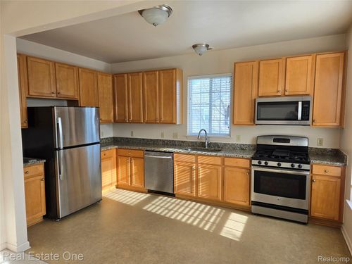 1079 Alameda Blvd, Troy, MI, 48085-6736 | Card Image