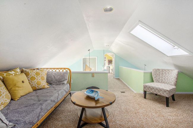 Upstairs loft | Image 19