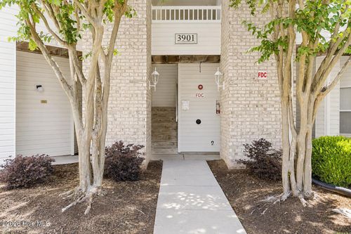 unit-101-3901 Botsford Ct, Wilmington, NC, 28412-1940 | Card Image