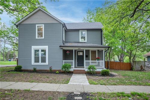 300 E 1st St, Lee's Summit, MO, 64063-2704 | Card Image