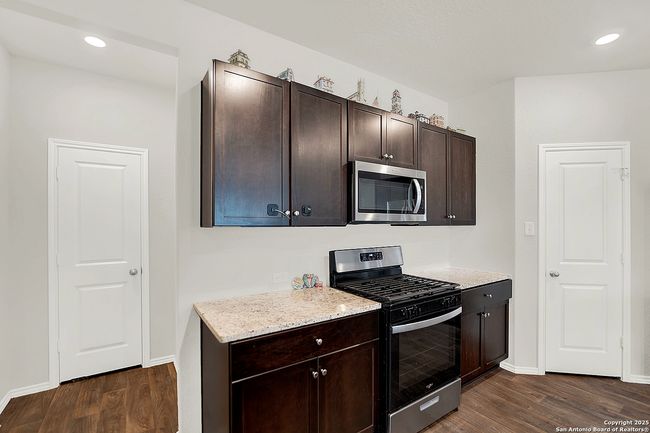 201 Legendary Trail Loop, House other with 5 bedrooms, 3 bathrooms and null parking in Floresville TX | Image 12