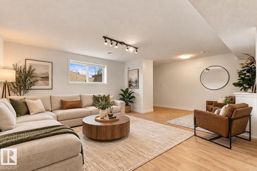 1908 36 Ave Nw, Edmonton, AB, T6T1S9 | Card Image
