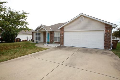 808 Clancy Ct, Raymore, MO, 64083-8294 | Card Image