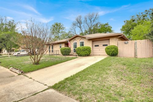 1811 Clarawood Dr, Killeen, TX, 76549-2117 | Card Image