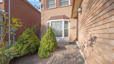 13 Stillwater Cres, House other with 3 bedrooms, 4 bathrooms and 6 parking in Brampton ON | Image 3