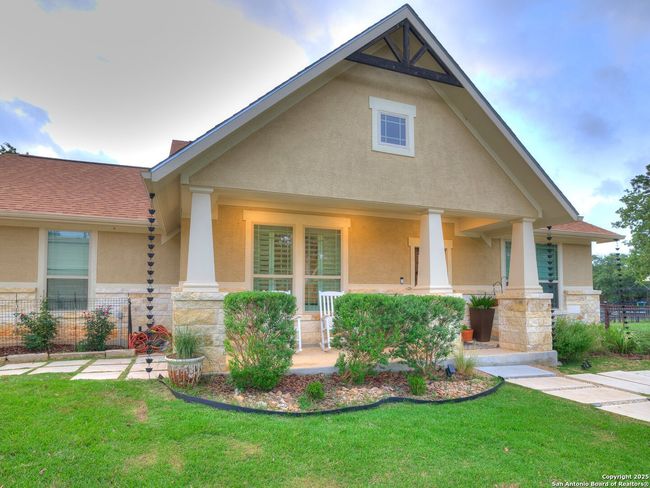 5290 Spring Branch Rd, House other with 3 bedrooms, 2 bathrooms and null parking in Spring Branch TX | Image 5