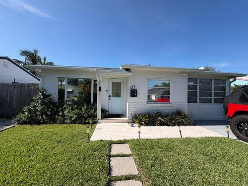 217 E 24th St, Riviera Beach, FL, 33404-4516 | Card Image