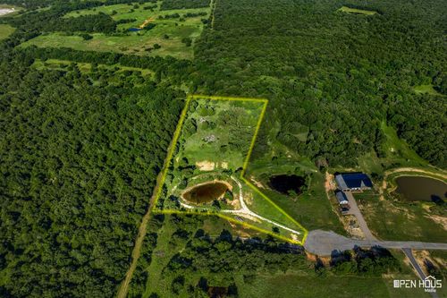 418 Pondview Ln, Nocona, TX, 76255-2842 | Card Image