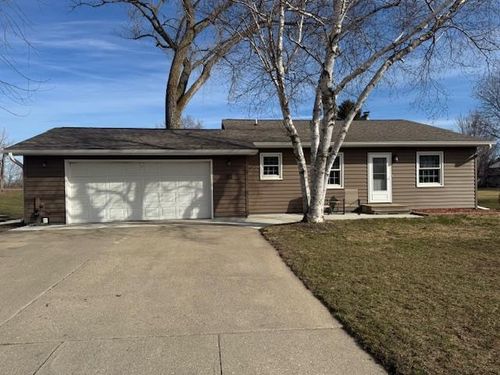 103 E Interlaken Rd, Fairmont, MN, 56031-3521 | Card Image