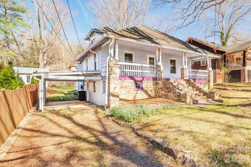 6 Alexander St, Black Mountain, NC, 28711-6111 | Card Image