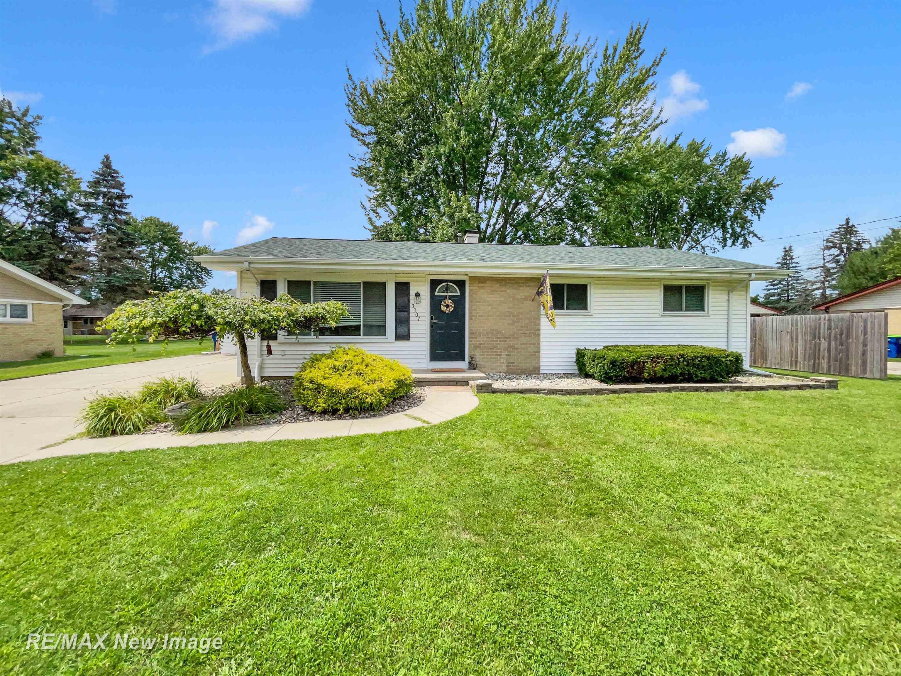 Pasadena Pl, Saginaw, MI 48603