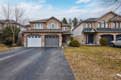 88 Leslie Ave, Home with 3 bedrooms, 2 bathrooms and 3 parking in Barrie ON | Image 1