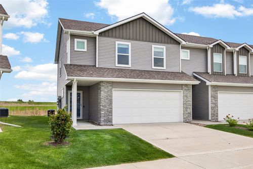 213 Ne Glendale Ln, Ankeny, IA, 50021-9218 | Card Image