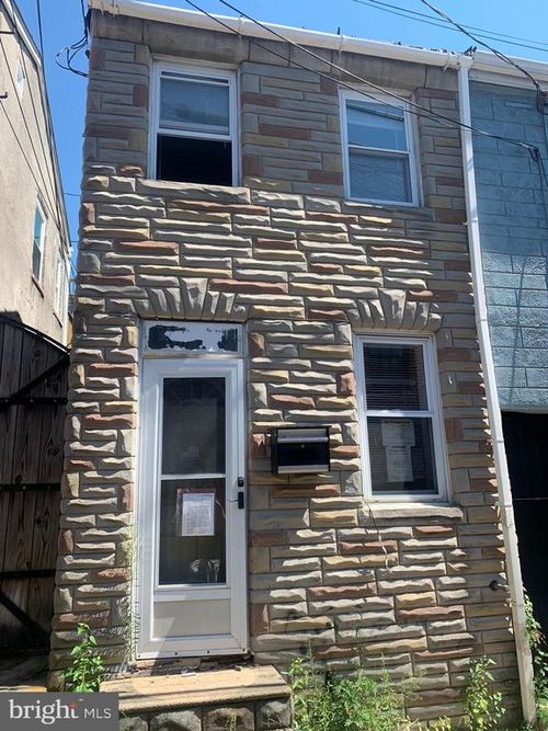 233 S Chapel St, BALTIMORE, MD, 21231-2604 | Card Image