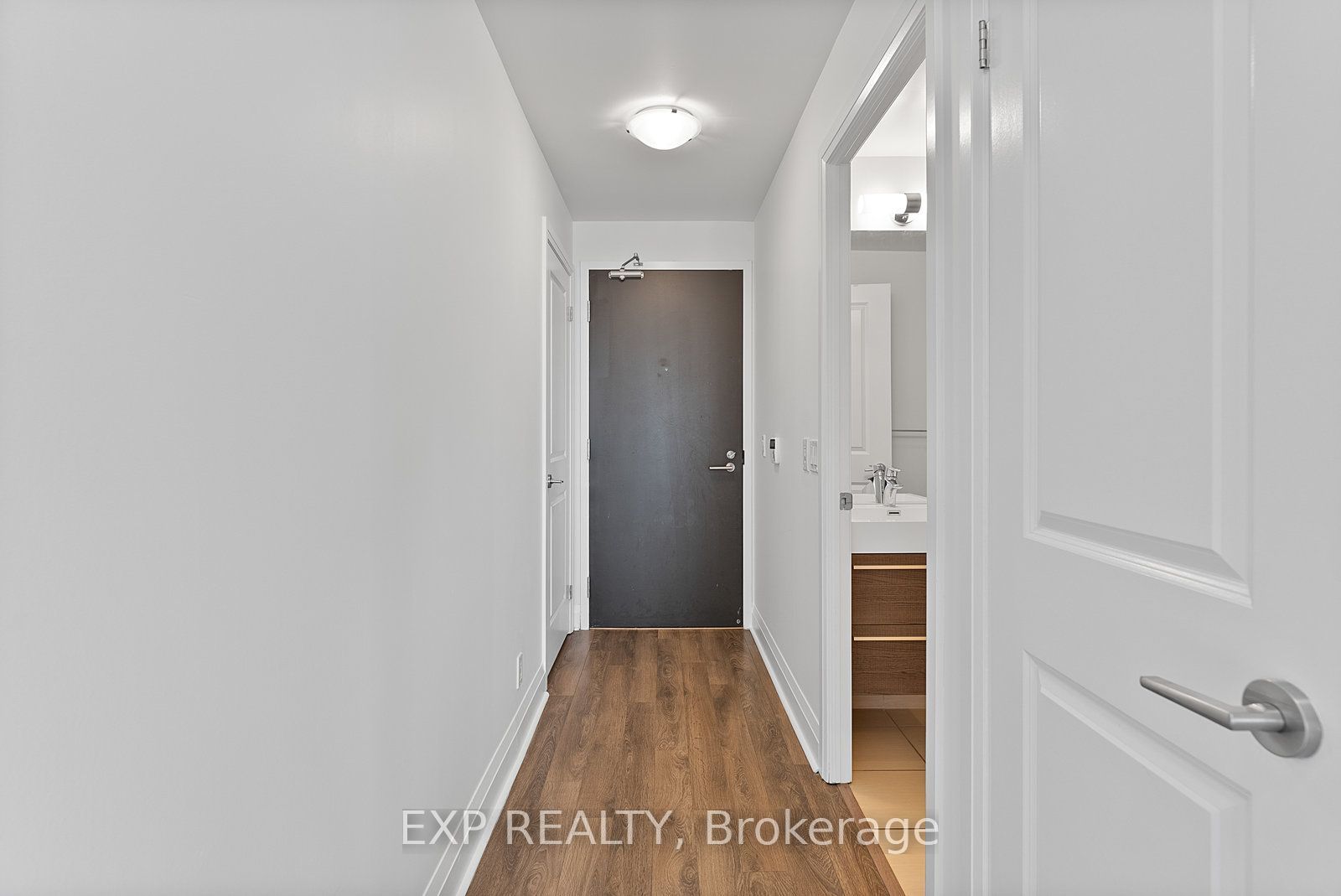 Residential Lease in Toronto W08 3