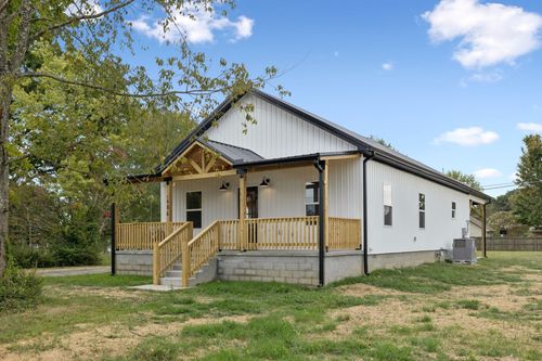404 W 4th Ave, Hohenwald, TN, 38462-1606 | Card Image