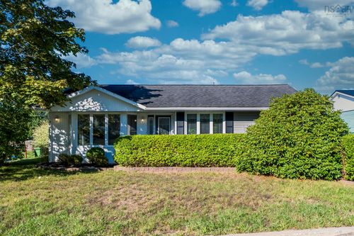 29 Ridgeview Dr, Lower Sackville, NS, B4C1L8 | Card Image