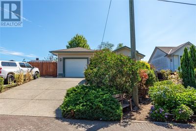 1001 Shellbourne Blvd, House other with 2 bedrooms, 2 bathrooms and 3 parking in Campbell River BC | Image 1