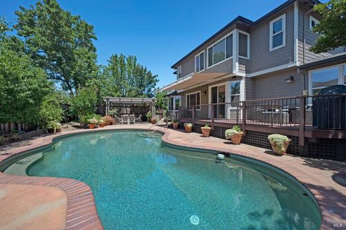 979 Lupine Ct, Healdsburg, CA, 95448-3470 | Card Image