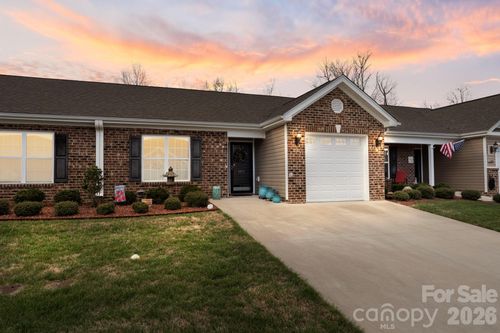 105 Oak Ridge Dr, Archdale, NC, 27263-4590 | Card Image