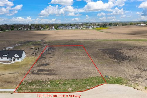 220 Ruby Ct, Long Grove, IA, 52756 | Card Image