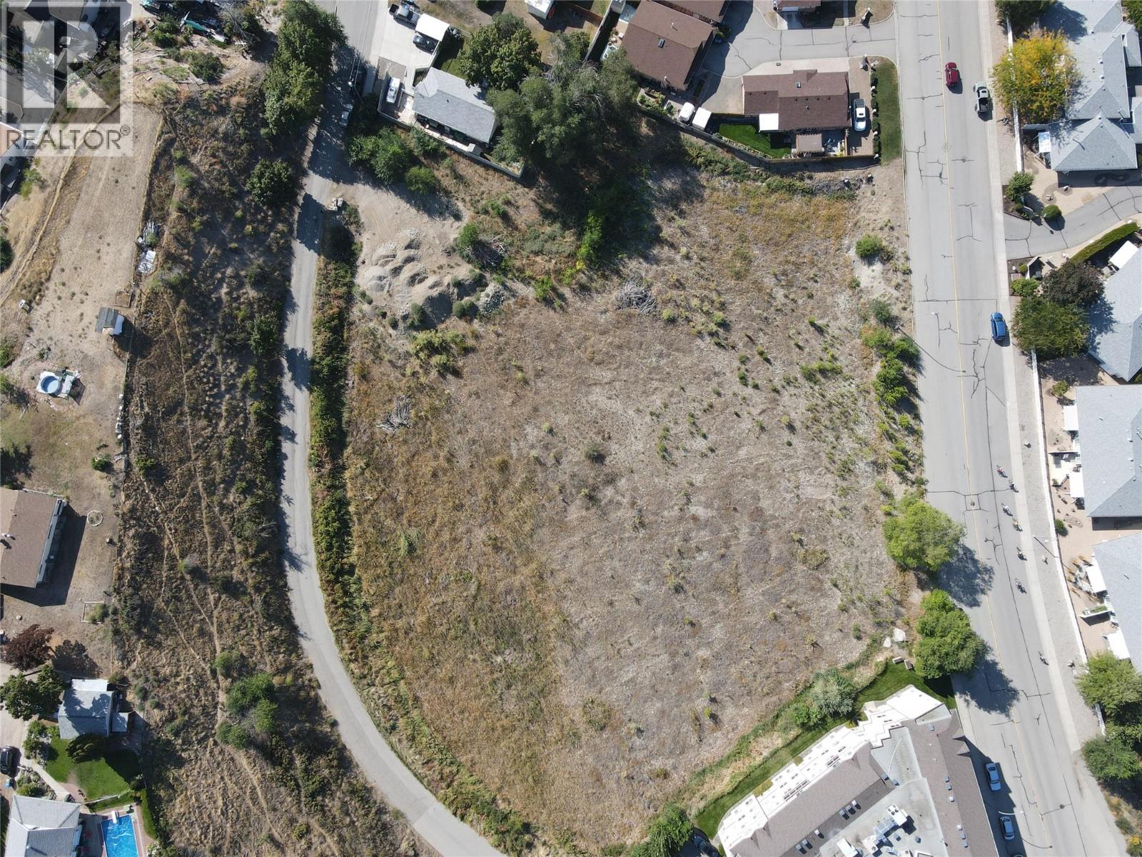 Land in Oliver 3