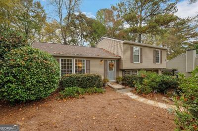 460 N Pond Trail, House other with 3 bedrooms, 2 bathrooms and 1 parking in Roswell GA | Image 3