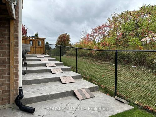 3 Pheasant Dr, Richmond Hill, ON, L4E3S9 | Card Image