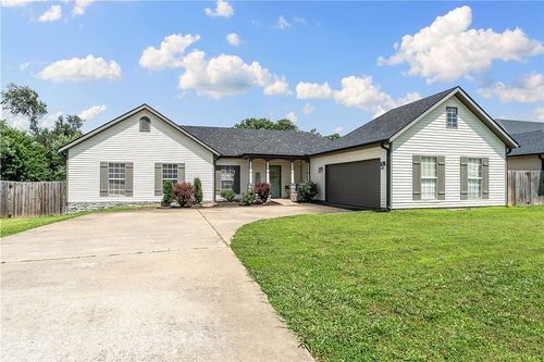 706 Woodland St, Centerton, AR, 72719-7712 | Card Image
