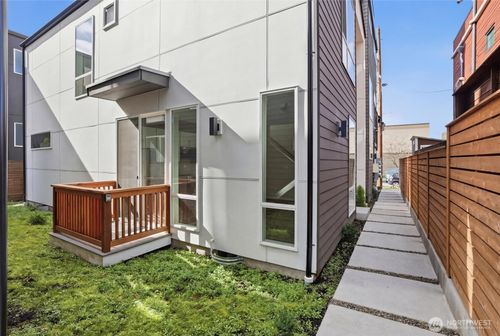 1816 24th Ave S, Seattle, WA, 98144-4626 | Card Image