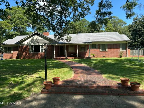 401 E Adams Ave, Greenwood, MS, 38930-3103 | Card Image