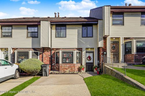 147 Russek Dr, Staten Island, NY, 10312-1640 | Card Image