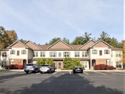 15 Lancaster Pl, Ballston Spa, NY, 12020-2748 | Card Image