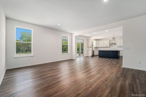 7557 Orchard Ln, Washington Township, MI, 48095 | Card Image