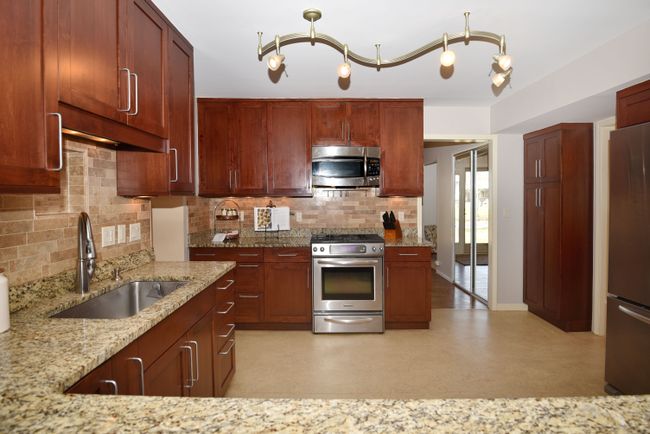 2370 Topaz Dr, House other with 4 bedrooms, 3 bathrooms and null parking in Troy MI | Image 9