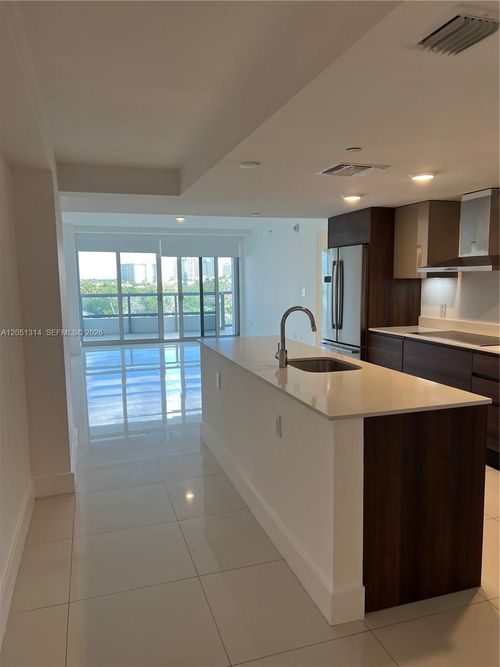 604-9261 E Bay Harbor Dr, Bay Harbor Islands, FL, 33154-2762 | Card Image