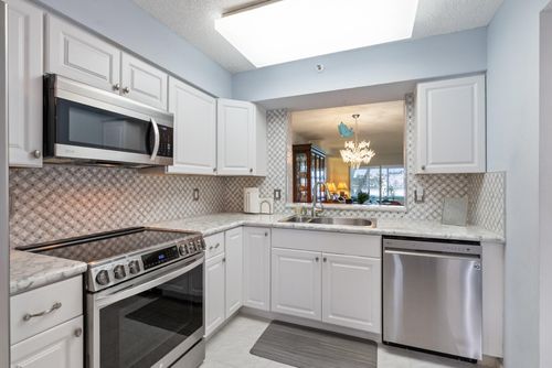 206-6096 Huntwick Ter, Delray Beach, FL, 33484-1845 | Card Image