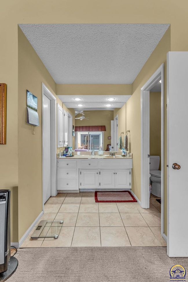 13 Sw Pepper Tree Ln, Townhouse with 4 bedrooms, 4 bathrooms and null parking in Topeka KS | Image 28